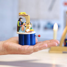 Indlæs billede til gallerivisning KRANK MUSIK BOKS 'CHRIST FØDSEL'