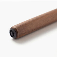 Indlæs billede til gallerivisning Kakimori Valnød penneholder