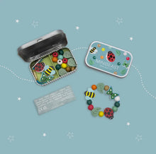 Indlæs billede til gallerivisning Æske med perler til armbånd