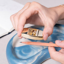 Indlæs billede til gallerivisning HØVEL - Solid Messing Pencil Plane