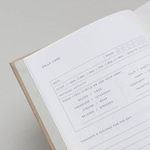 Indlæs billede til gallerivisning Notesbog med emne - Care