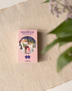 BRINGING HOME THE TREE - mini puzzle
