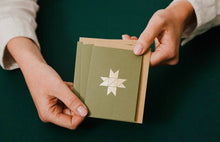 Indlæs billede til gallerivisning Flettet stjernekort Grøn
