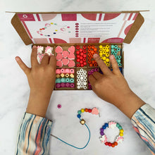 Indlæs billede til gallerivisning Unicorn &amp; Heart armbånd Making Kit
